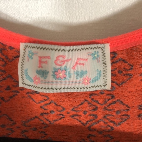 𝅺F & F exercise top - Picture 2 of 5